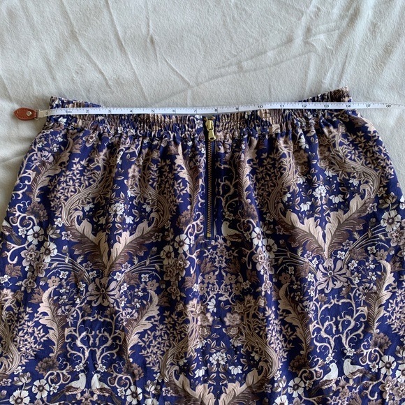 Club Monaco Silk Skirt - Picture 10 of 11